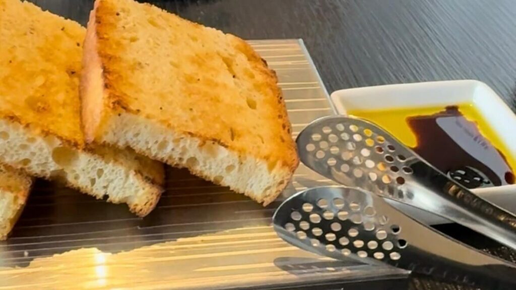 使用老爺酒店餐券於台中zebra餐廳用餐，迷迭香佛卡夏佐義式油醋